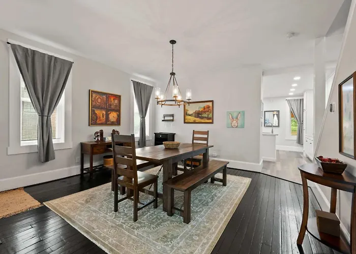 Holiday home Modern 4br - Firepit & Grill - Sleeps 10 Columbus