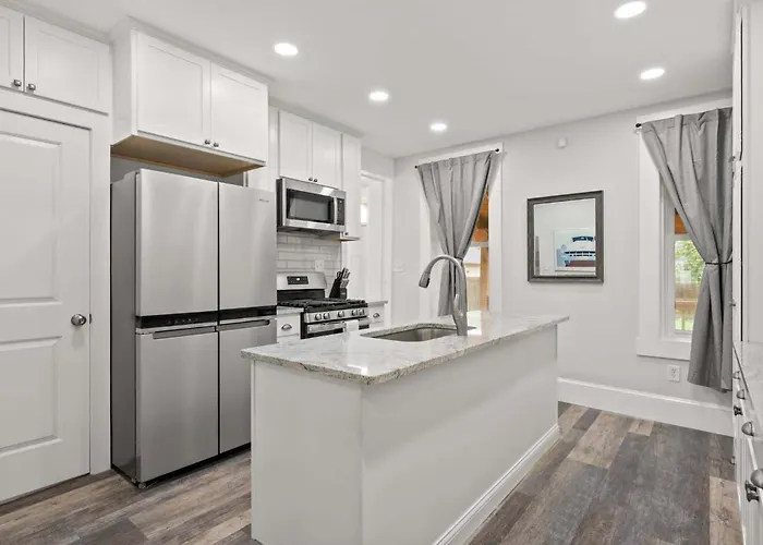 Holiday home Modern 4br - Firepit & Grill - Sleeps 10 Columbus