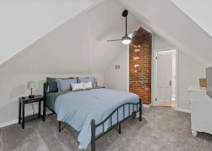 Modern 4br - Firepit & Grill - Sleeps 10 Columbus