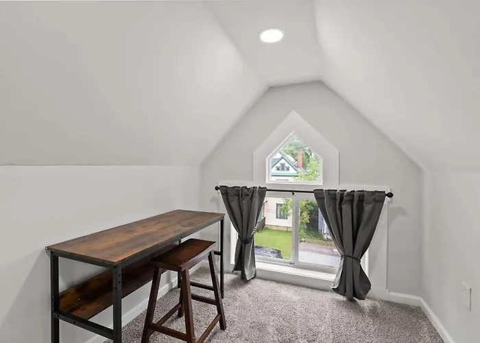 Holiday home Modern 4br - Firepit & Grill - Sleeps 10 Columbus