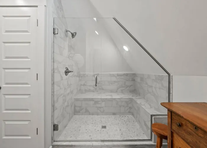 Modern 4br - Firepit & Grill - Sleeps 10 * Columbus